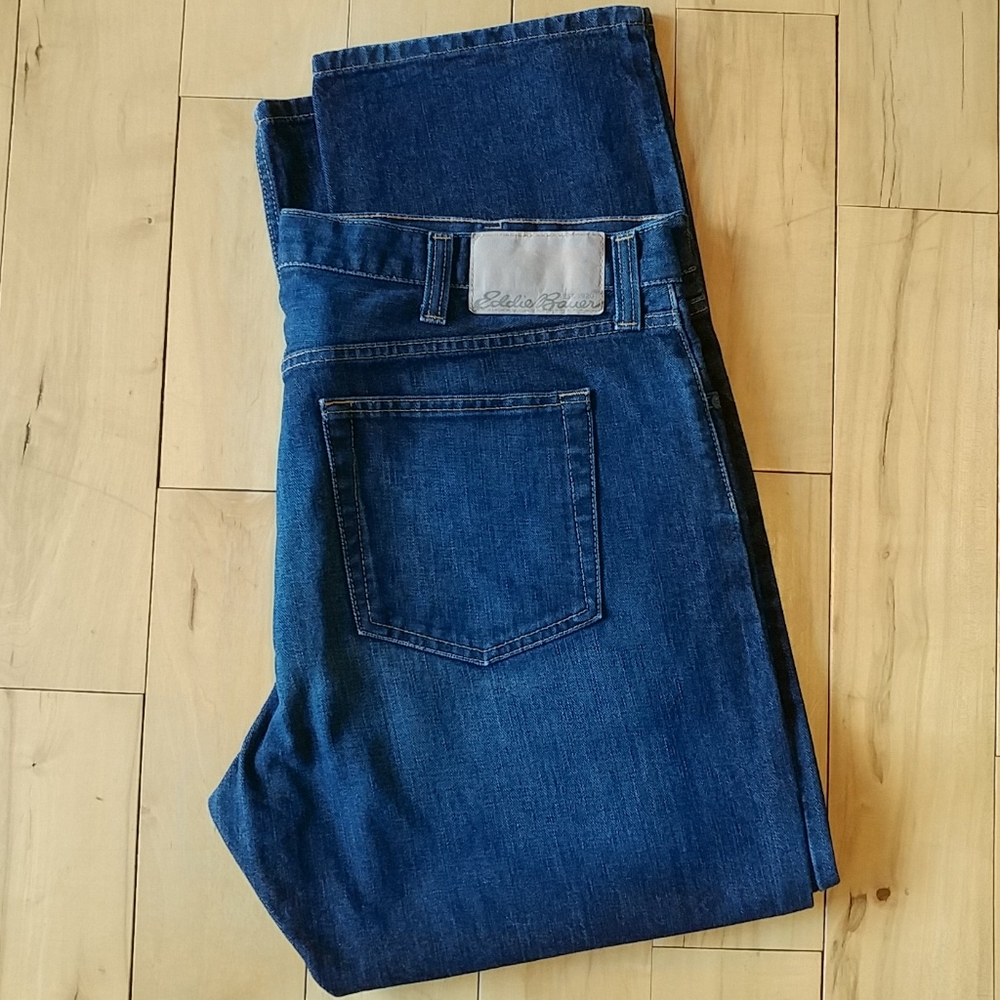 EUC Eddie Bauer Authentic Jean Straight Fit